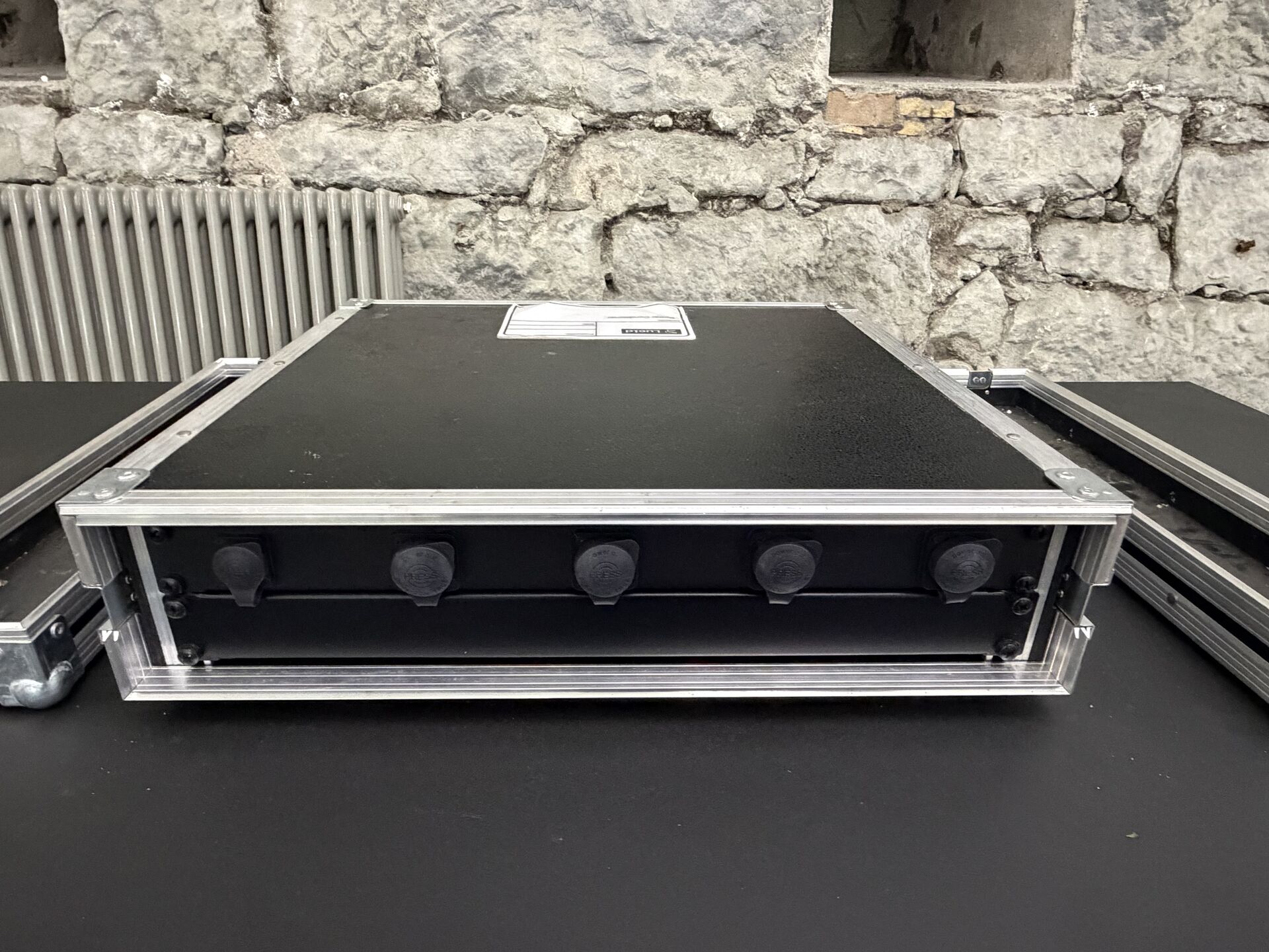 230V Power Distribution Rack Bild 2