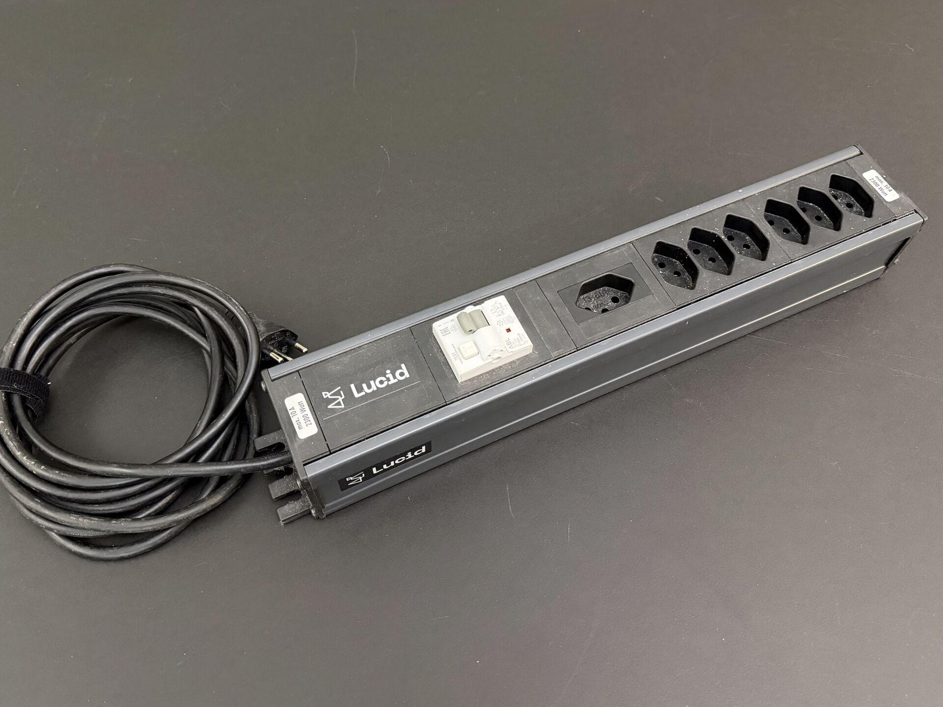 230V Steckerleiste 7×T13 mit FI/LS Vorschaubild