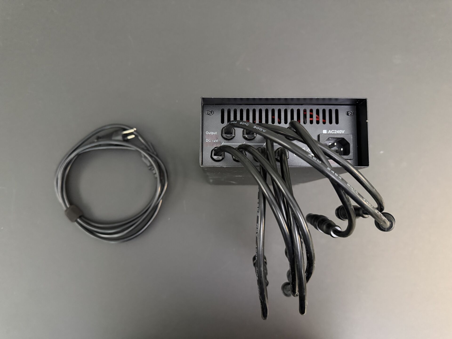12V-LED-Netzteil 4-fach Bild 2