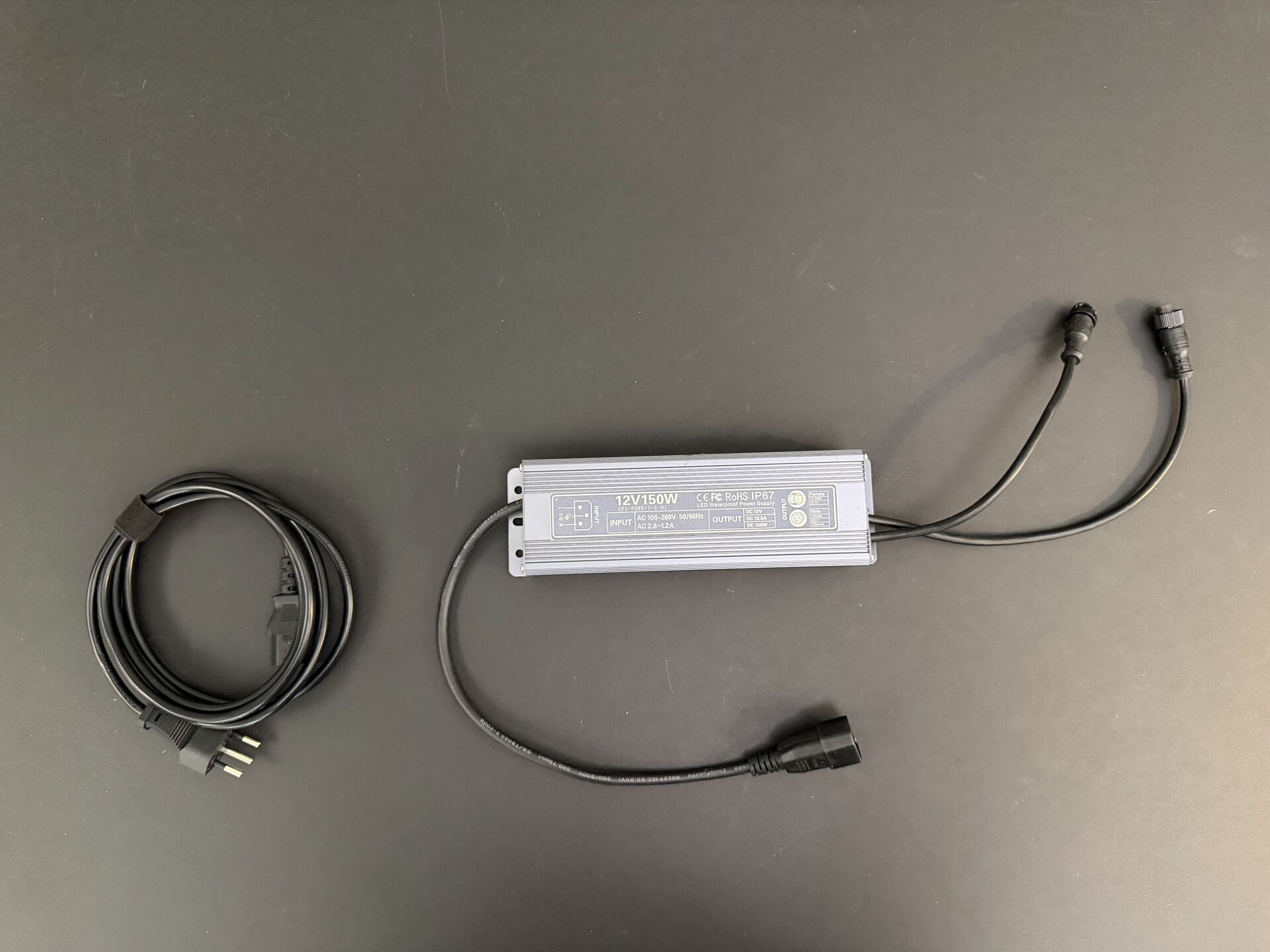 12V-LED-Netzteil 2-fach Bild 2